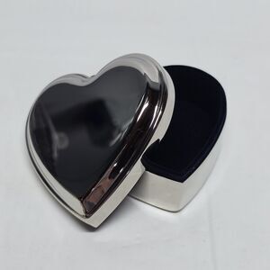 Sheridan Silver Heart Shaped Non Tarnish Navy Velour Lined Jewelry Box Romance